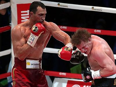 400px-1381008423000-EPA-RUSSIA-BOXING-POVETKIN-KLITSCHKO