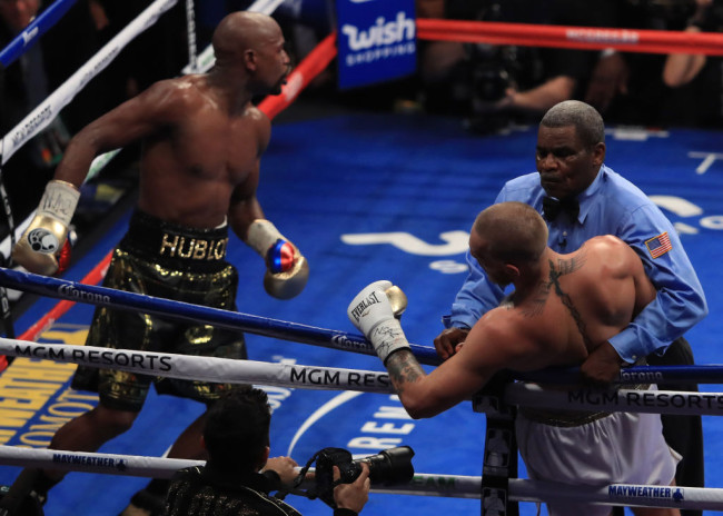 doctor-explained-why-referee-stopped-mayweather-mcgregor-fight