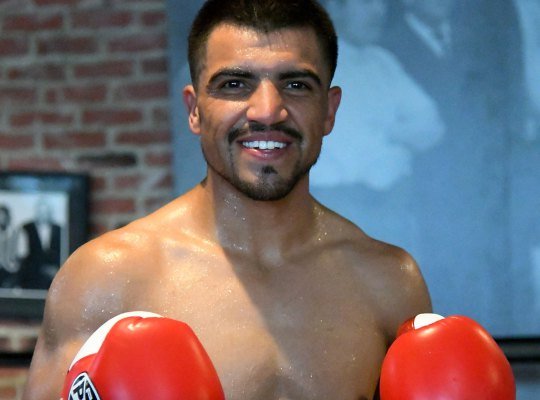 boxer-victor-ortiz-charged-felony-rape-pp4617845080280456051