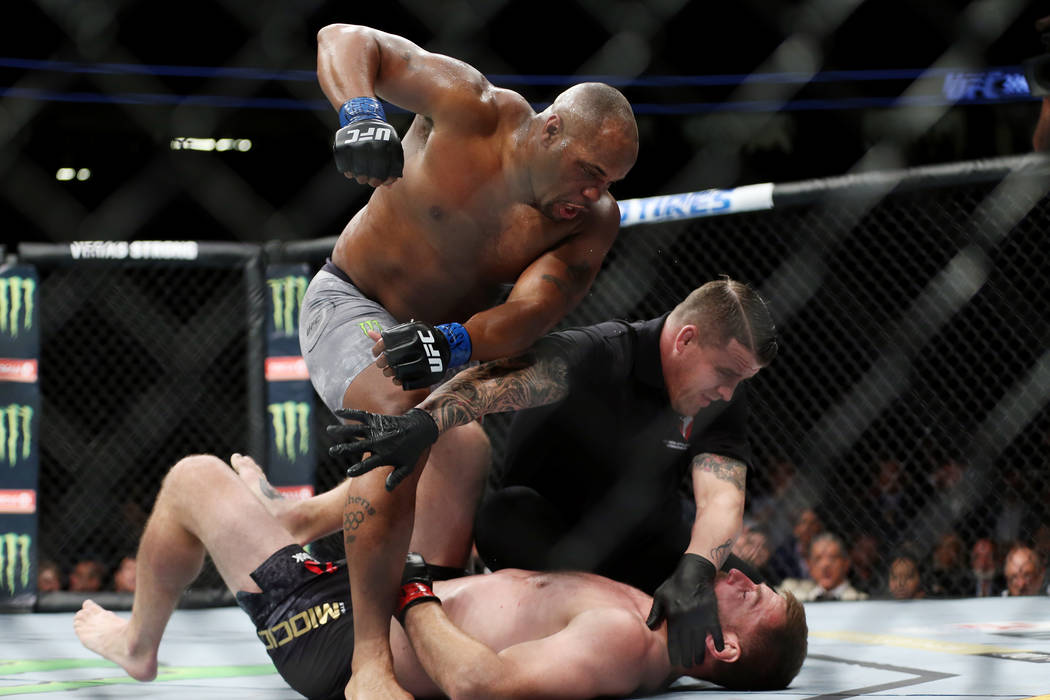 10797539_web1_MMA-UFC226_070718ev_044
