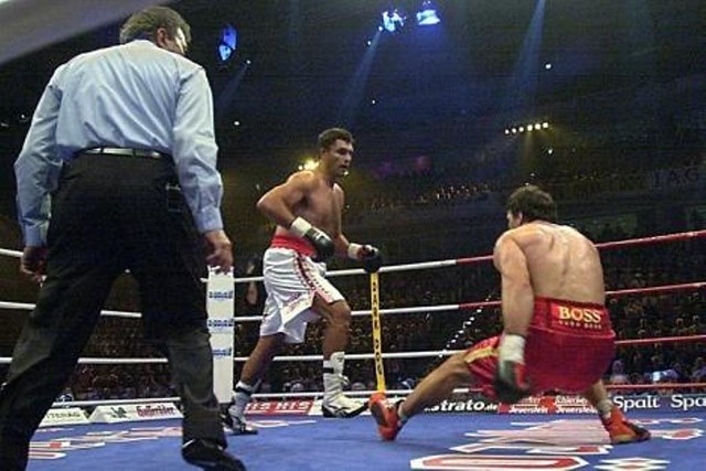 2369939682_2ef72a70ba_z